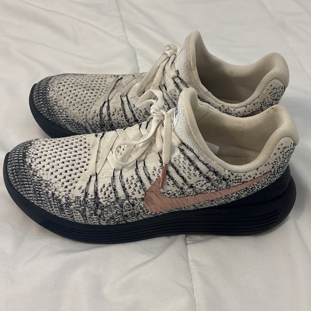 Nike Lunarepic Low FlyKnit White & Silver Sneakers Size 8.5